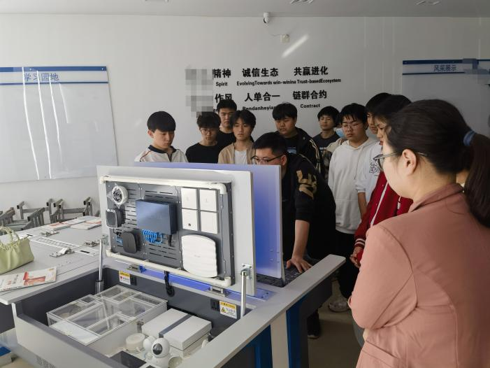 ZRWL-ZH物聯(lián)網(wǎng)場景應(yīng)用實訓(xùn)臺(圖1)